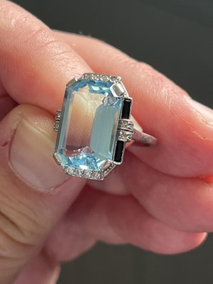 Lot 108 - An impressive Art Deco large aquamarine and diamond demi-parure.