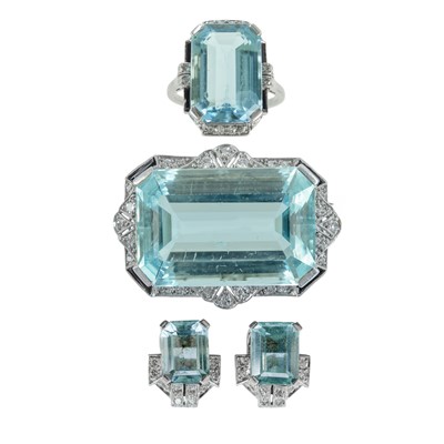 Lot 108 - An impressive Art Deco large aquamarine and diamond demi-parure.