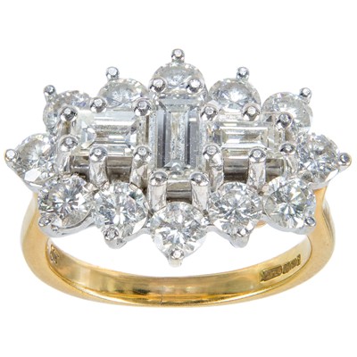 Lot 131 - An 18ct diamond set dress ring with 2ct total diamond weight approximately.