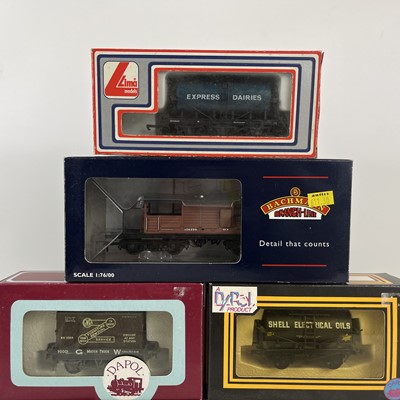 Lot 674 - Other manufactures 00 gauge wagons (x10)