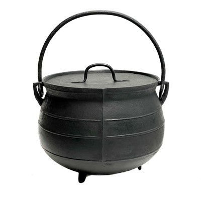 Lot 4 - A cast iron cooking cauldron and cover.