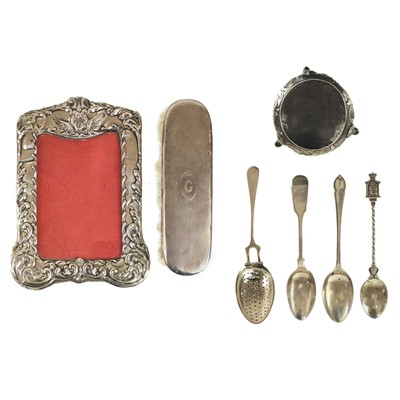 Lot 88 - A selection of silver items.