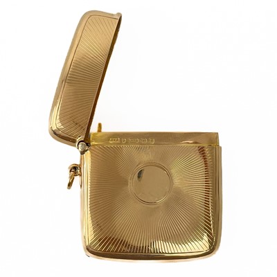 Lot 96 - A fine George V 9ct gold fob vesta case by Horton & Allday.