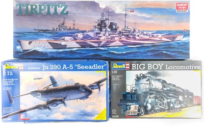 Lot 845 - Un-made Model Kits Academy / Revell x4