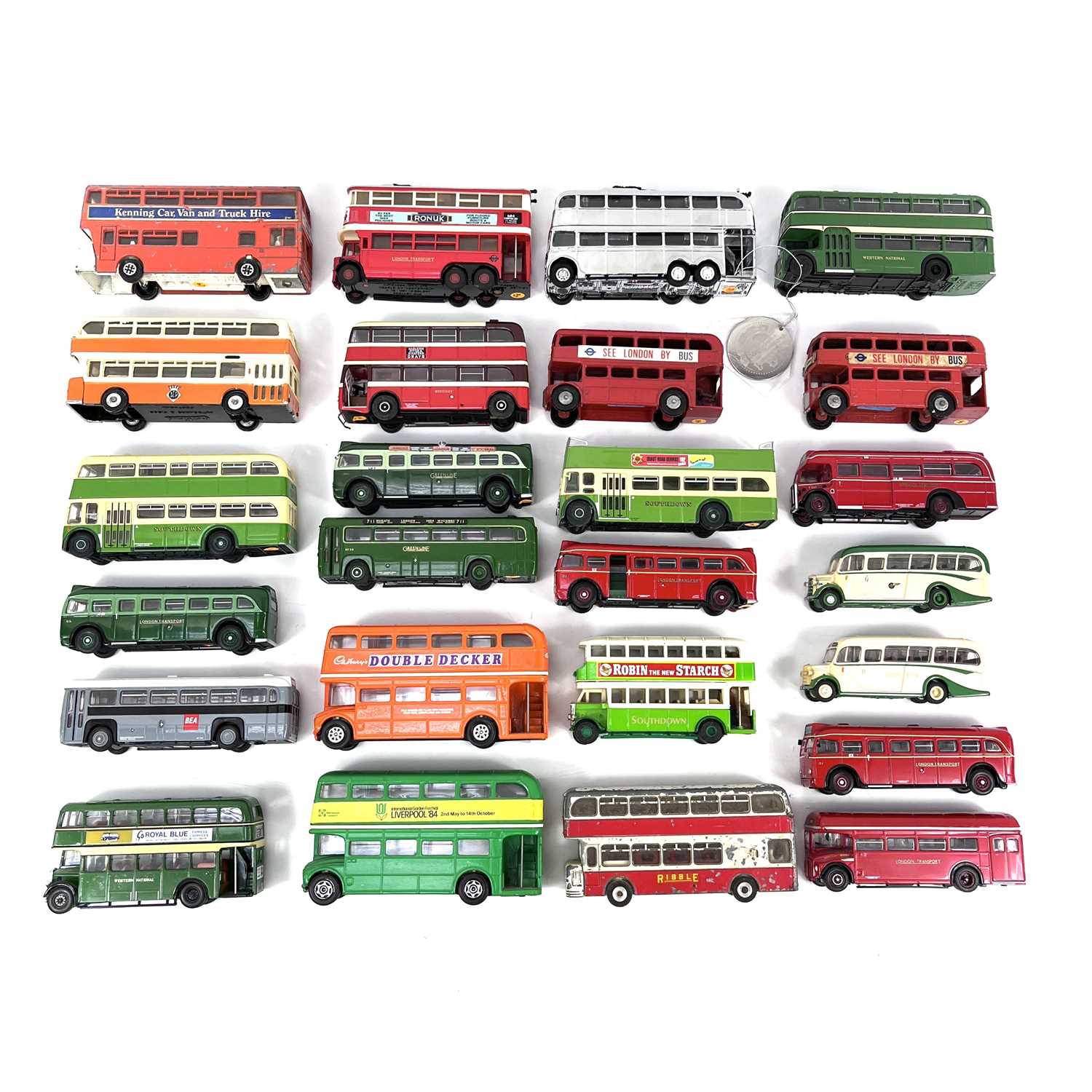 Lot 831 - Un-boxed model Buses / Coaches x25