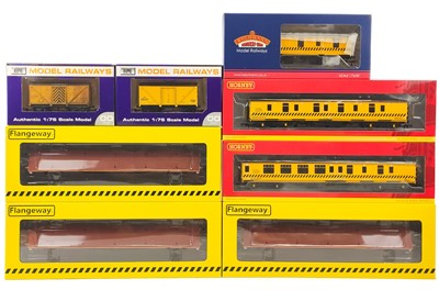 Lot 620 - Bachmann / Hornby / Dapol / Flangeway etc. yellow motorised tamper and engineers vehicles (x16)