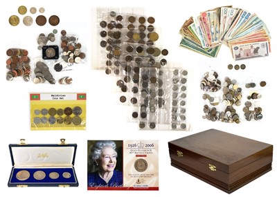 Lot 140 - World coinage and bank notes - emphasis on South Africa, Zimbabwe etc.