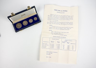 Lot 140 - World coinage and bank notes - emphasis on South Africa, Zimbabwe etc.