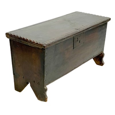 Lot 60 - A small oak coffer.