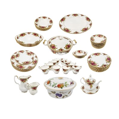 Lot 313 - Royal Albert Old Country Roses.