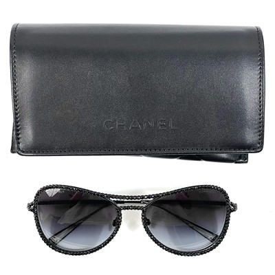 Lot 614 - A Chanel pair of sunglasses.