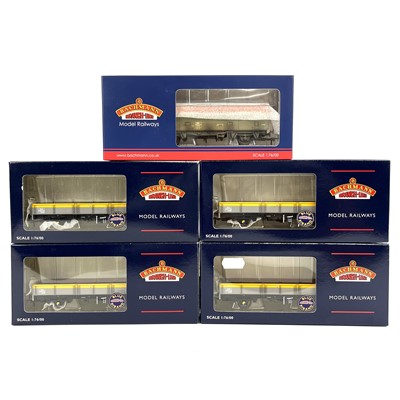 Lot 620 - Bachmann "00" Departmental Vans and Open Wagons (x15)