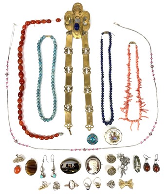 Lot 516A - A collection of costume jewellery.