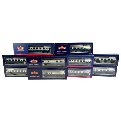 Lot 623 - Bachmann boxed "00" BR MK1 blue & grey livery coaches (x10)