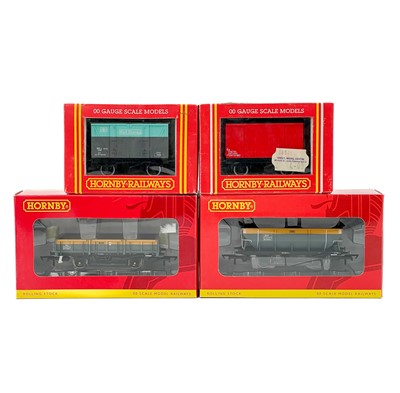 Lot 620 - Hornby "00" Departmental Rudd, Clam, Tope & Stores Vans (x17)