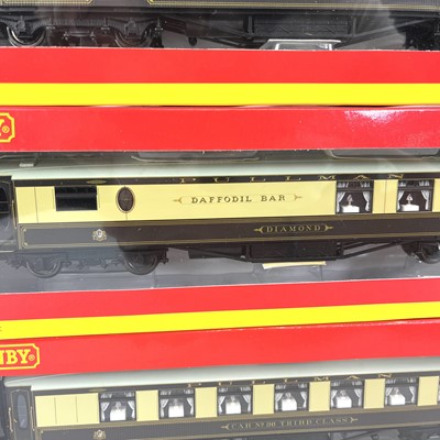 Lot 624 - Hornby Bachmann Pullman Carriages (x8)