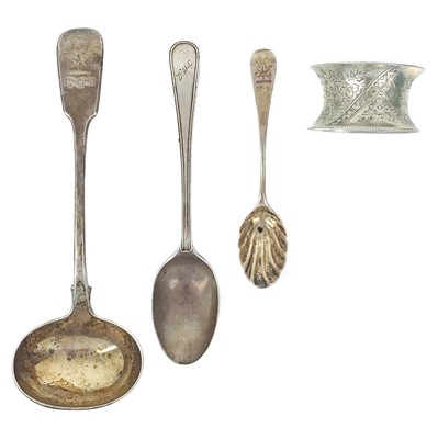 Lot 172 - A mixed selection of silver.