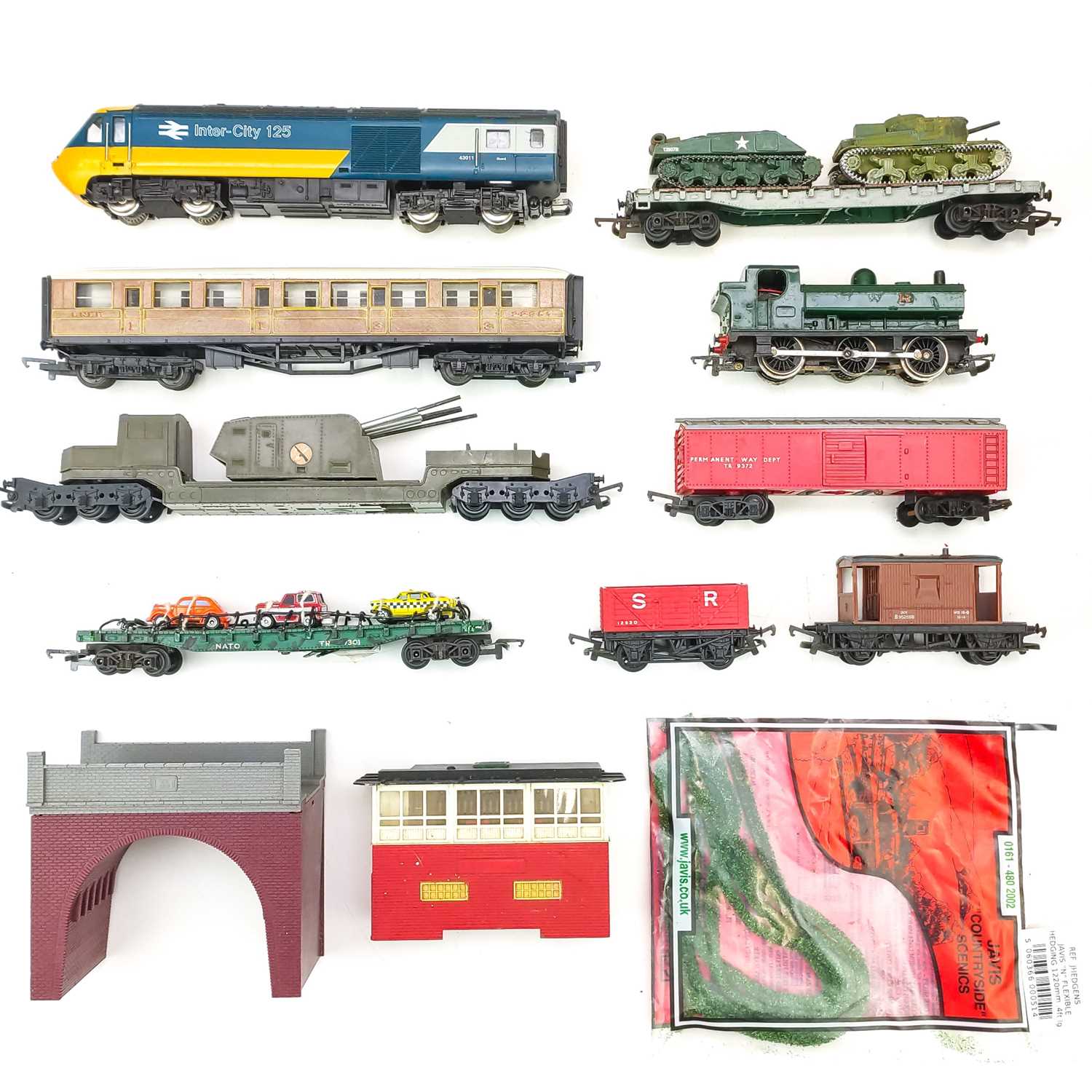 Lot 666 - "00" gauge railway - Tri-ang military train etc.