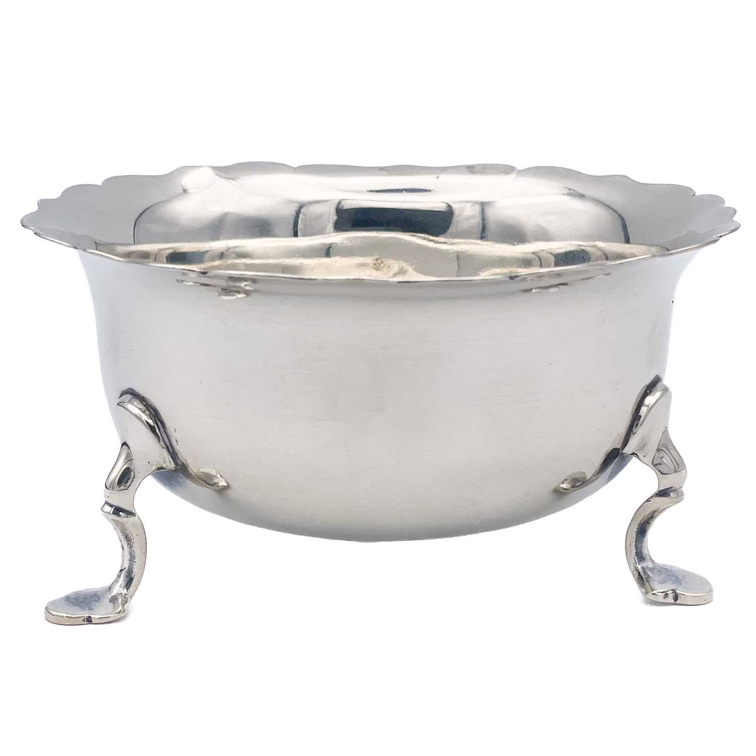 Lot 103 An Edwardian silver sugar bowl by Stokes