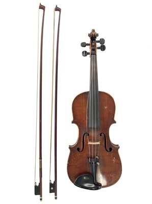 Lot 22 - An early 20th century violin.