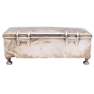 Lot 219 - An Edwardian silver cigarette box Wakely & Wheeler.