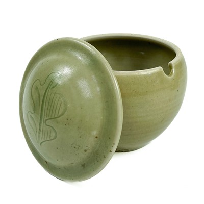 Lot 354 - A David Leach willow pattern lidded dish, with...