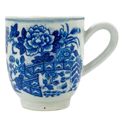 Lot 248 - A Worcester blue and white coffee can.