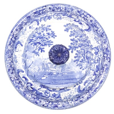 Lot 251 - A Davenport blue and white circular tureen and cover.