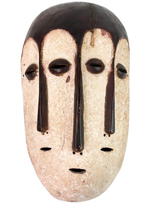 Lot 36 - A Congolese wooden Kubu tribe mask