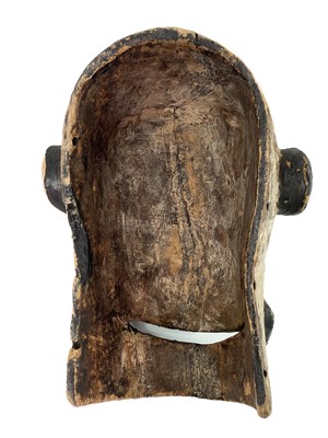 Lot 87 - A wooden Congolese Chokwe tribe face mask