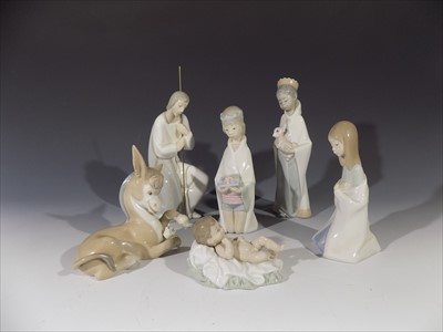 Lot 945 - A collection of Nativity themed Lladro...