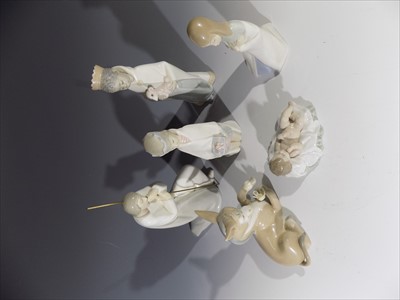 Lot 945 - A collection of Nativity themed Lladro...