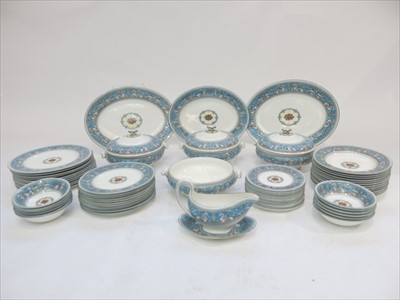 Lot 922 - A Wedgwood 'Florentine' dinner service,...