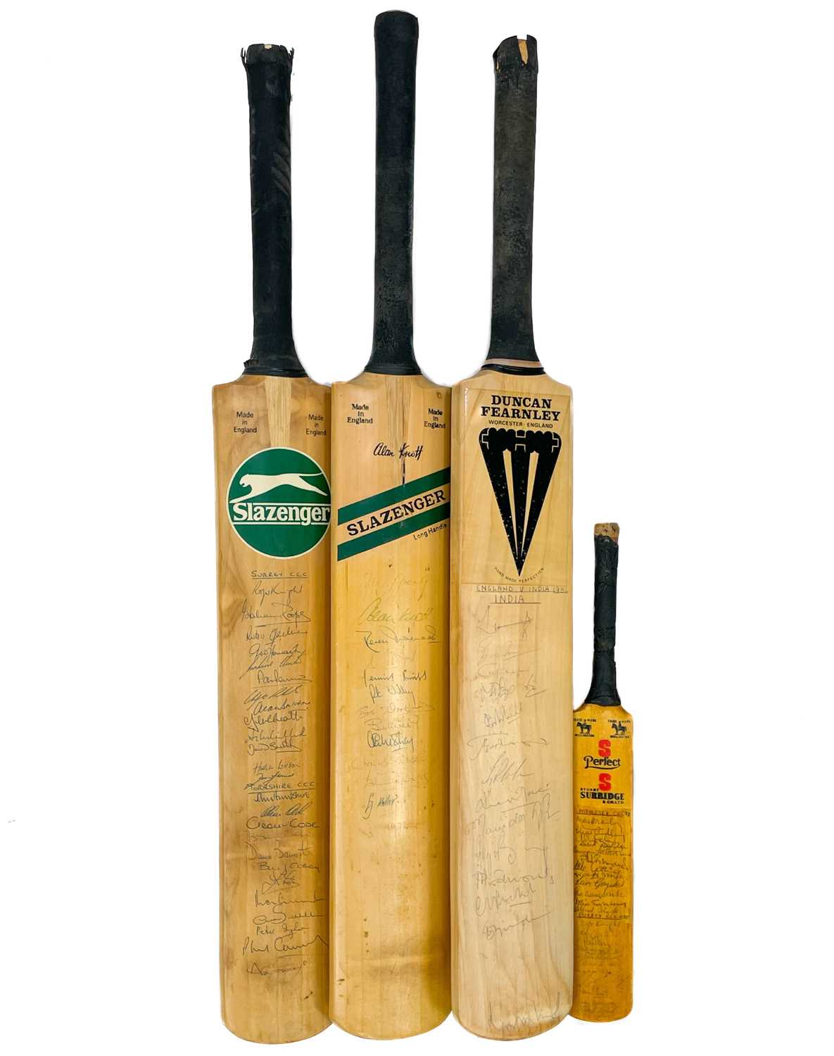 Lot 150 - A Duncan Fearnley signed cricket bat.