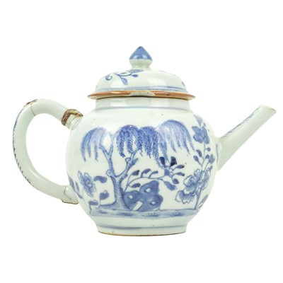 Lot 1104 - A Chinese export blue and white porcelain teapot, 18th century.