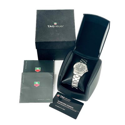 Lot 197 - A Tag Heuer Aquaracer gentleman's stainless steel quartz bracelet wristwatch, ref. WAF1110.