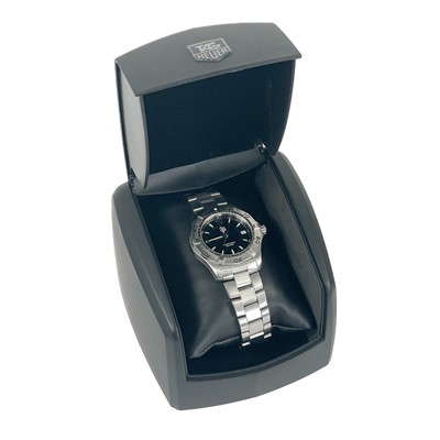 Lot 197 - A Tag Heuer Aquaracer gentleman's stainless steel quartz bracelet wristwatch, ref. WAF1110.
