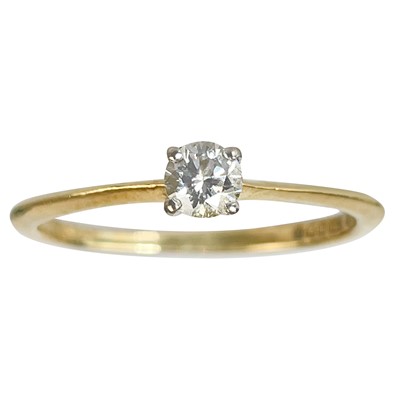 Lot 319 - An 18ct 0.20ct diamond solitaire ring.