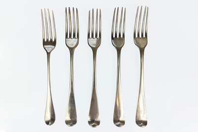 Lot 40 - A George III silver set of five Old English table forks by Hester Bateman.