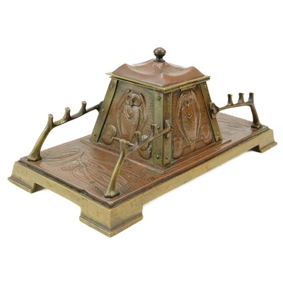Lot 295 - A Jugendstil inspired brass and copper inkwell or Standish.