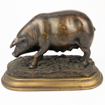 Lot 76 - A bronze figure of a sow.