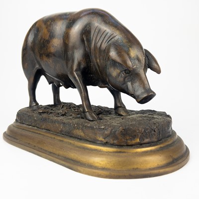 Lot 76 - A bronze figure of a sow.