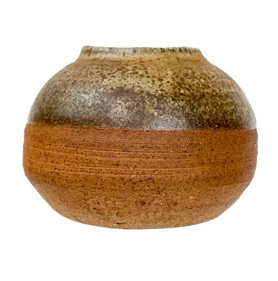 Lot 357 - Janet LEACH (1918-1997)