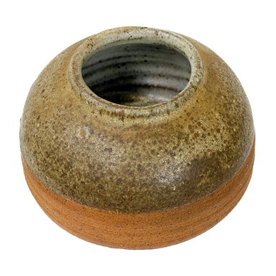 Lot 357 - Janet LEACH (1918-1997)