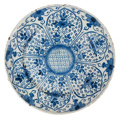 Lot 261 - A Delft blue and white charger.