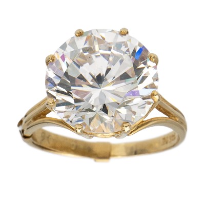 Lot 180 - A 14ct large white stone set cocktail ring.