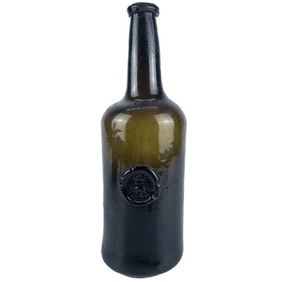 Lot 408 - An early 19th century sealed wine bottle, crested Edgcumbe.