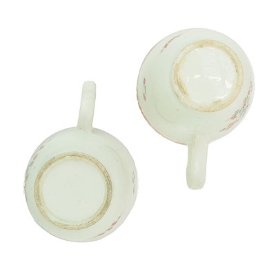 Lot 560 - A pair of Bow Kakiemon palette two Quail pattern coffee cups.
