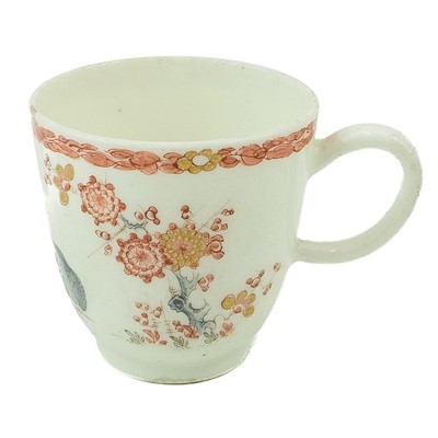 Lot 560 - A pair of Bow Kakiemon palette two Quail pattern coffee cups.