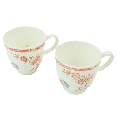 Lot 560 - A pair of Bow Kakiemon palette two Quail pattern coffee cups.
